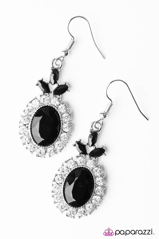 Think Like a Queen - Black