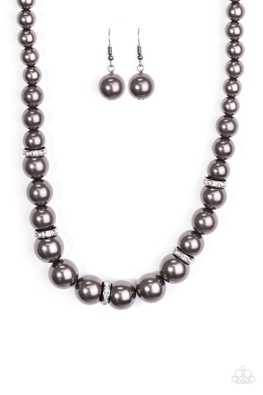You Had me at Pearls - Black